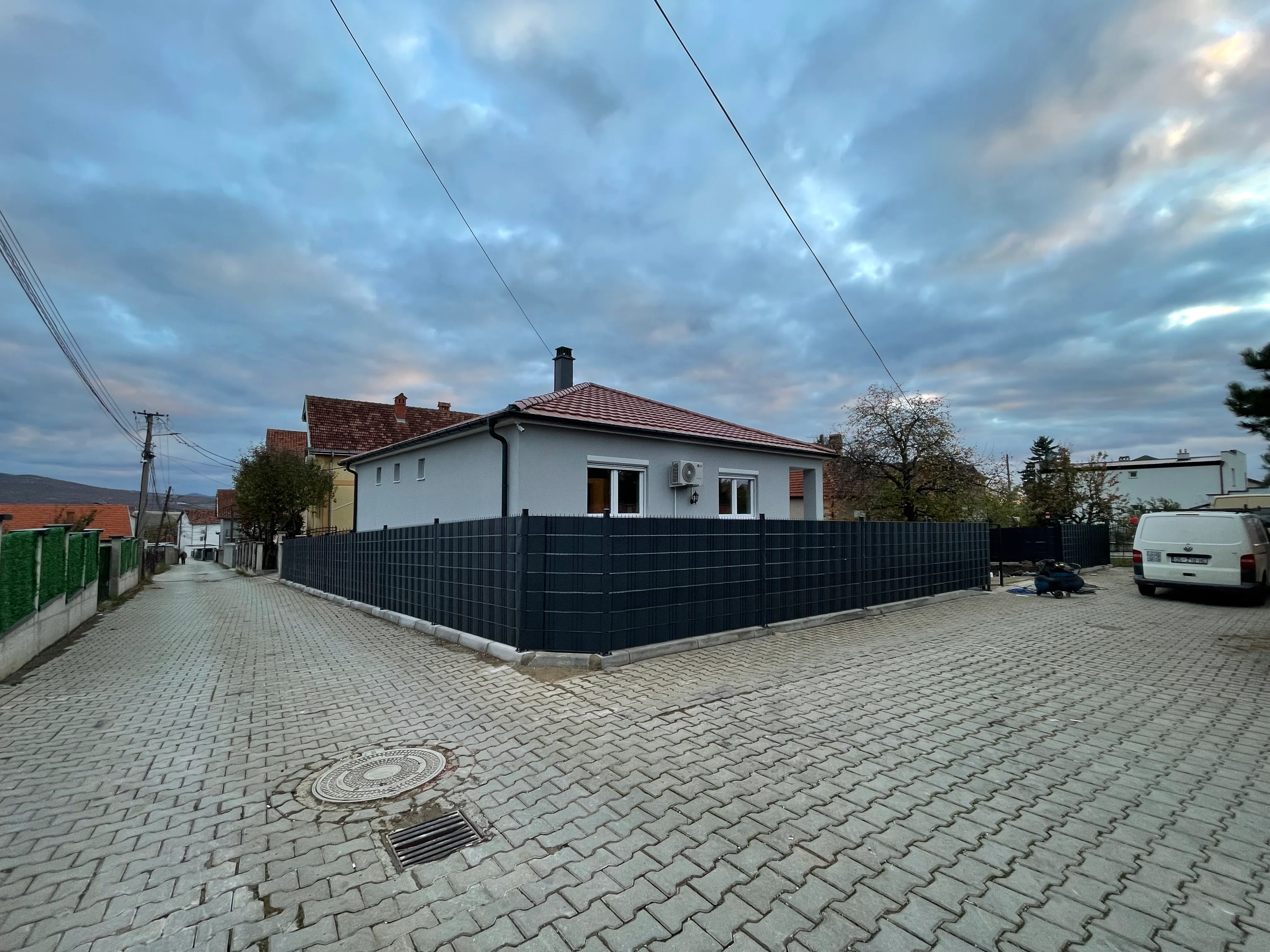 Rrethim Privat me Gardh Dekorativ — Prishtinë